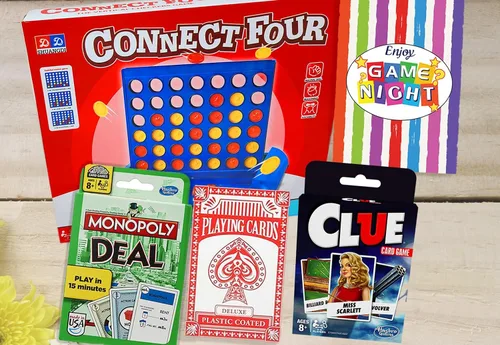 Vista 2 de Game Night Cesta de regalo para familiares, niños, adolescentes y adultos. Juego de cartas y juegos clásicos 4 en una fila, caja de regalo de dulces