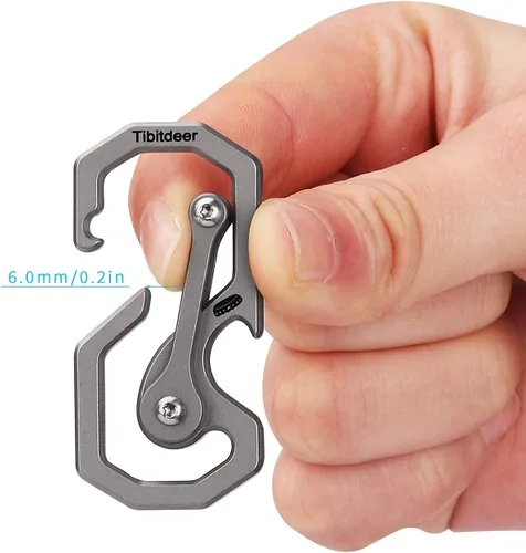Vista 3 de Tibitdeer Titanium Keychain, Multifunctional Carabiner Clip Key chain Heavy Duty Car Key Organizer with Bottle Opener K1 Gris