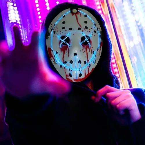 Vista 6 de SUTOTAC Máscara facial brillante de Jason de Halloween máscara de hockey de terror con luz LED máscara de cosplay para fiesta de disfraces