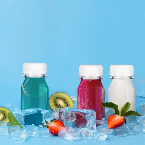 Vista 4 de Tanlade 24 botellas pequeñas de plástico de 4 onzas con tapas, recipientes transparentes reutilizables para jugos, licuados, chupitos de jengibre