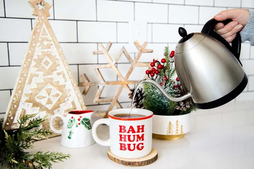 Vista 4 de Pearhead Bah Hum Bug - Taza de café de Navidad, decoración del hogar de temporada, ideas de regalo para rellenar calcetines, apta para microondas