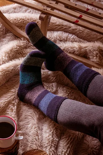 Vista 5 de HEAT HOLDERS Women's Thermal Stripe Socks Size 5-9 US