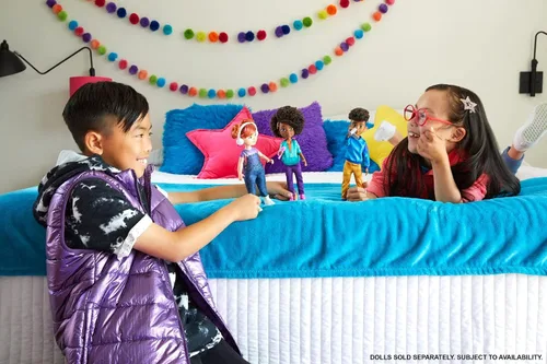 Vista 2 de Mattel Karma's World Switch - Muñeca con accesorio para auriculares, pelo rojo y ojos azules