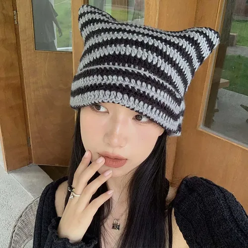 Vista 2 de Lindo gorro de punto para mujer, suéter de lana cálida para otoño e invierno con protección para orejas de gato