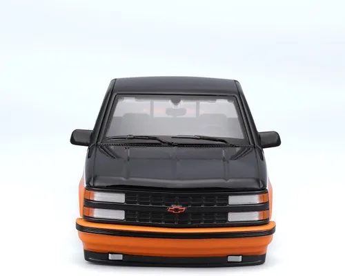 Vista 5 de Maisto - Modelo (escala 1:24), Harley Davidson Custom 1993 Chevy Pick-up, color naranja/negro
