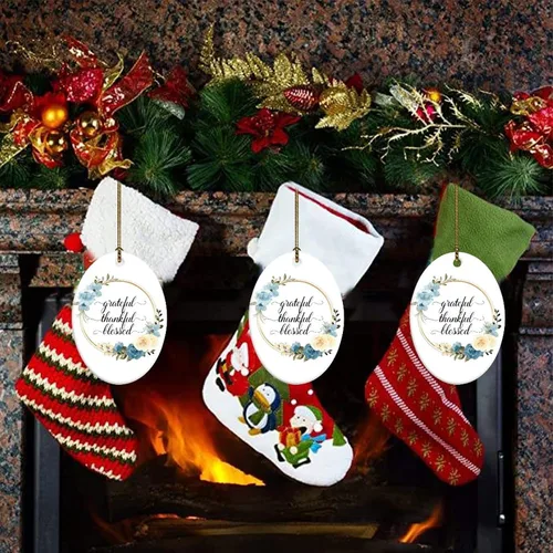 Vista 7 de Adornos de Navidad con cita de corona de flores, adorno ovalado de porcelana de Grateful Thankful Blesed, decoración de árbol de Navidad, regalos