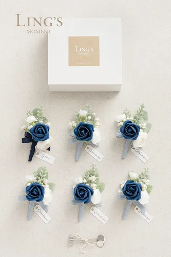 Vista 4 de Ling's Moment Paquetes de flores de boda prearreglados en azul polvoriento y azul marino, paquete de boutonnieres y ramilletes de muñeca