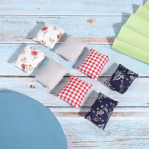 Vista 5 de Almohada de muñeca 1:12, 8 piezas de tela suave, mini almohadas ligeras, modelo de casa de muñecas en miniatura, accesorio de juguete