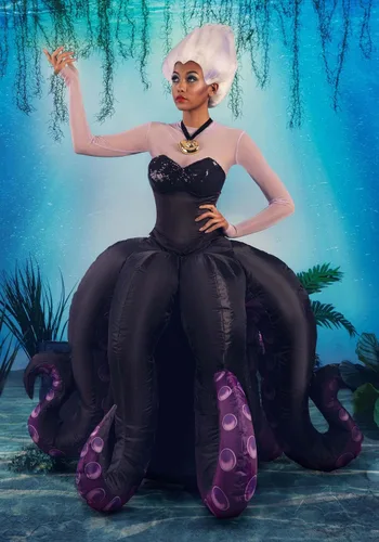 Vista 2 de Disney - Disfraz de Úrsula de La Sirenita Prestige para mujer, talla M