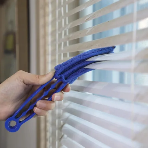 Vista 6 de Hiware Limpiador de Persianas de Ventana Cepillo Plumero con 5 Fundas de Microfibra - Herramientas Limpiadoras de Persianas para Contraventanas