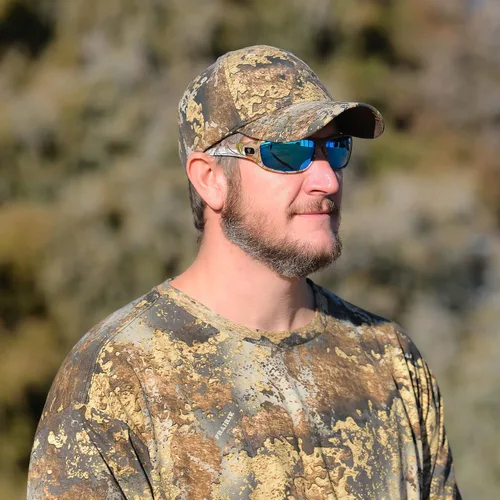 Vista 4 de Gafas de sol polarizadas de camuflaje marrón para hombre, cola blanca, bolsa de microfibra a juego