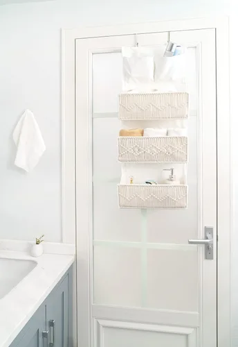 Vista 5 de Mkono Organizador de macramé sobre la puerta, decoración bohemia para colgar del cuarto de bebé, con 3 bolsillos grandes tejidos, organizador