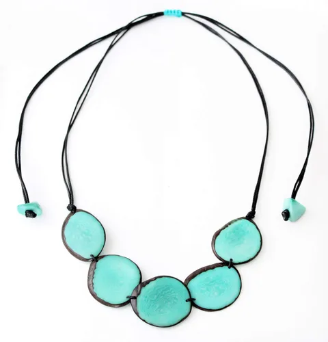 Vista 3 de Tagua Collar Chips en Aguamarina Hecho a Mano de Comercio Justo, Ajustable, Ligero por Florama Natural Jewelry