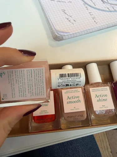 Vista 9 de Manucurist Active Icons Duo - Juego de esmaltes de uñas Active Bright, Active Plump - Fortalecedor de uñas, esmalte iluminador y cuidado, regalos