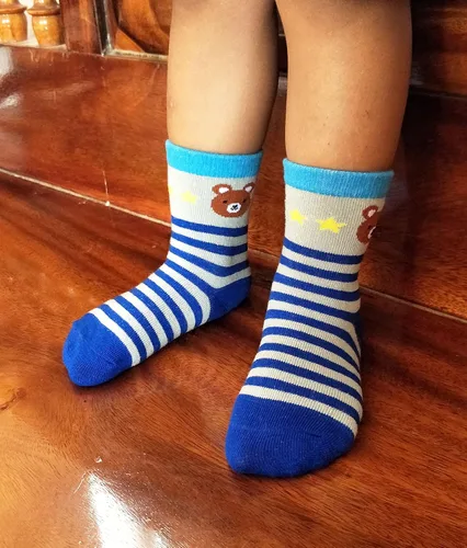 Vista 3 de RATIVE Calcetines antideslizantes con empuñaduras para bebés y niños pequeños