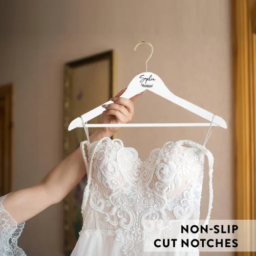 Vista 5 de Andaz Press Percha de novia personalizada, madera blanca de primera calidad para vestido de novia, vestidos de dama de honor, fiesta nupcial, regalo