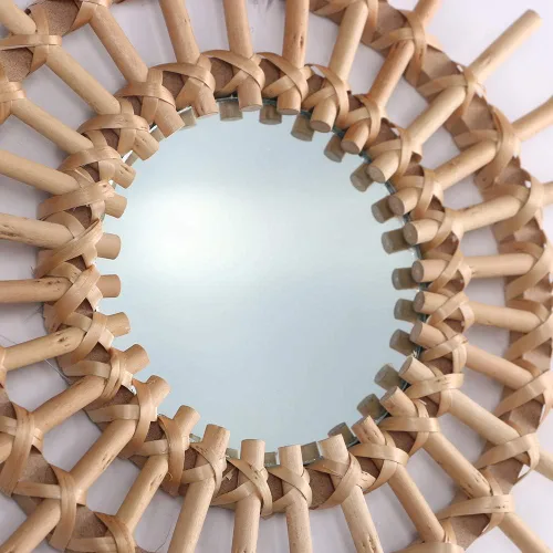 Vista 6 de OYPEIP Decoración de cristal colgante de ratán natural pequeño de 12 pulgadas, diseño rústico hecho a mano, innovador espejo de maquillaje redondo