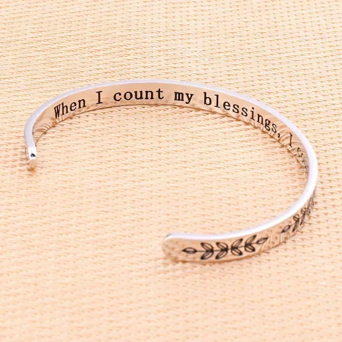 Vista 3 de M MOOHAM - Brazalete inspirador con cita grabada, acero inoxidable, regalo de cumpleaños, Navidad, regalo divertido para mejor amiga, hija, hijo