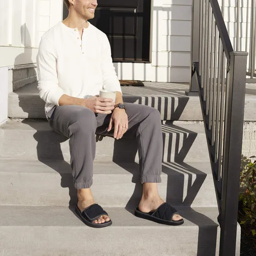 Vista 3 de Dearfoams Pantuflas de rizo de espuma viscoelástica ajustables para hombre y exterior