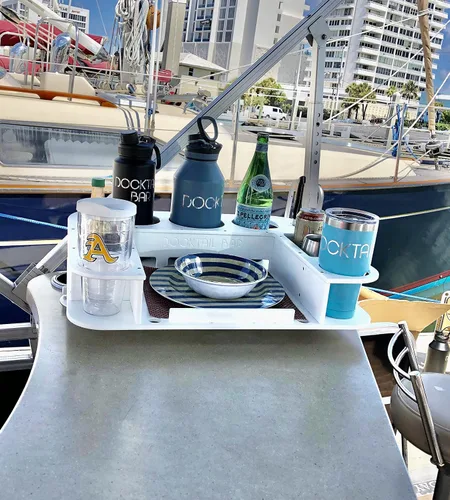 Vista 6 de Docktail Butler - Organizador de mesa para barco, barra portátil montada al vacío con portavasos A - Blanco