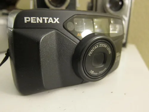Vista 2 de Pentax IQ Zoom EZY-R 1.378 in Zoom Cámara