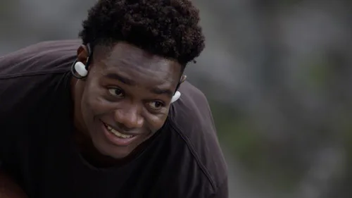 Vista 9 de Sony Float Run - Auriculares deportivos inalámbricos Bluetooth para correr y hacer ejercicio con micrófono y resistencia al agua IPX4, WIOE610/B