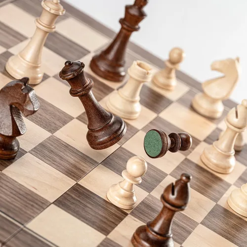 Vista 7 de A&A Juego de ajedrez magnético de madera plegable de 15 pulgadas con piezas de ajedrez Staunton de altura King de 3 pulgadas, caja de pino con Claro
