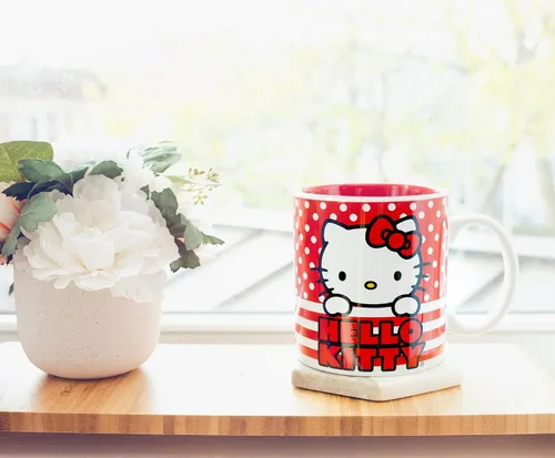 Vista 6 de Silver Buffalo Sanrio Hello Kitty - Taza de cerámica, diseño de lunares Hello Kitty lunares rojos y blancos