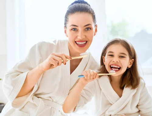 Vista 5 de laboos Paquete de 4 cepillos de dientes de bambú, ecológicos y biodegradables, no plásticos, sin BPA, cerdas naturales suaves para gingivitis