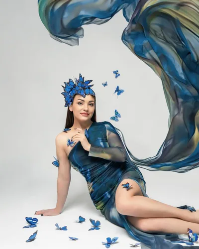 Vista 3 de Zivyes - Fascinador de mariposa para mujer - Diadema de fiesta del té, estilo Alicia en el país de las maravillas, sombrero para Kentucky Derby