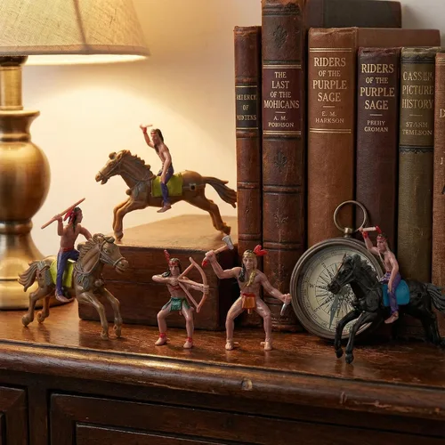 Vista 6 de NUOBESTY Figuras de modelo indio, equitación de plástico indios, figuras de nativos americanos, 8 piezas