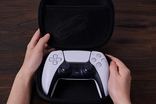 Vista 5 de 8Bitdo Classic Controller Travel Case for Pro 2 Controllers & Sn30 Pro+ Controller, Switch Pro Controller, PS5, PS4, Xbox One Controller and More