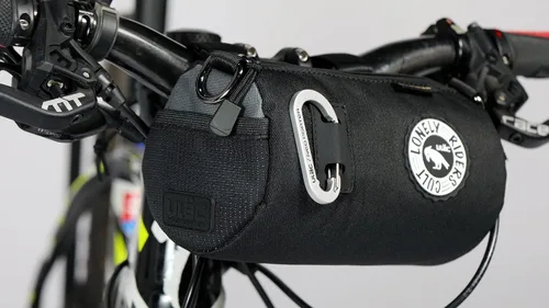 Vista 4 de ULAC COURSIER COLLECTION Neo Porter Bolsa para manillar de bicicleta, con ojales frontales para luces y gafas de sol y una correa para el hombro