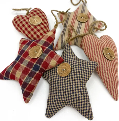 Vista 4 de Juego de 5 adornos de algodón hechos en casa con corazón y estrella americana, a cuadros y rayas, para Navidad, San Valentín o boda, con botón