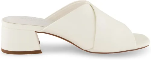 Vista 4 de CUSHIONAIRE Sandalia Garland con tacón de bloque de banda cruzada + espuma viscoelástica, anchos disponibles