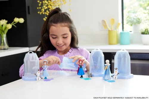 Vista 2 de Juguetes Mattel Disney Frozen, Muñeca Pequeña Revelación de Hielo con Gel de Hielo Suave y 6 Sorpresas Incluyendo Amigo del Personaje y Piezas