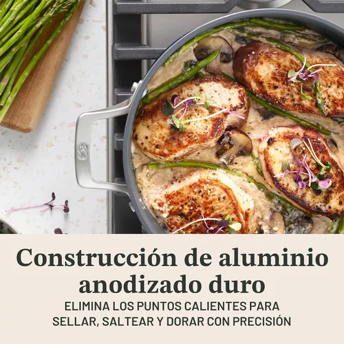 Vista 3 de Calphalon® Premier Horno holandés antiadherente de cerámica de 7 qt. con tapa, Azul medianoche