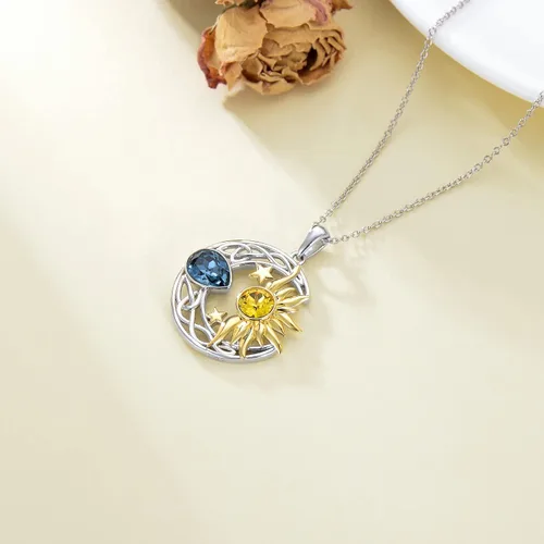 Vista 3 de AOBOCO Collar de plata de ley 925 con luna y estrella celta para mujeres y niñas