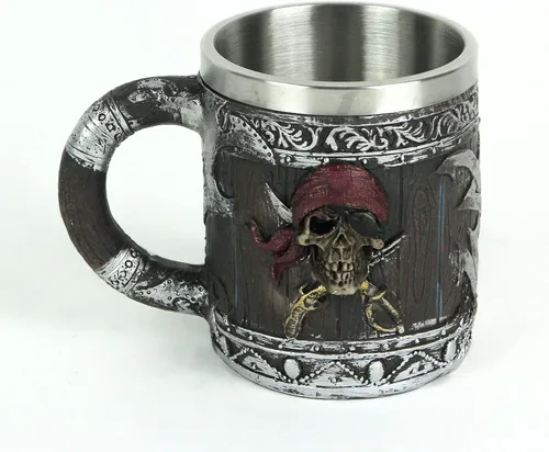 Vista 2 de Things2Die4 Taza de café gótica con diseño de calavera pirata de madera