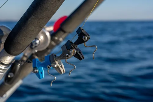 Vista 3 de Tigress Kit de cometa con clips, 2 giratorios de viento y 1 giratorio Coastlock
