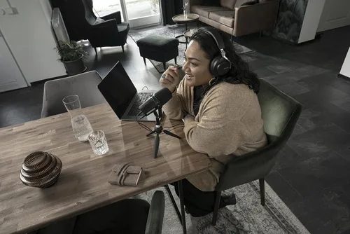 Vista 8 de Shure Micrófono y soporte USB para podcast MV7