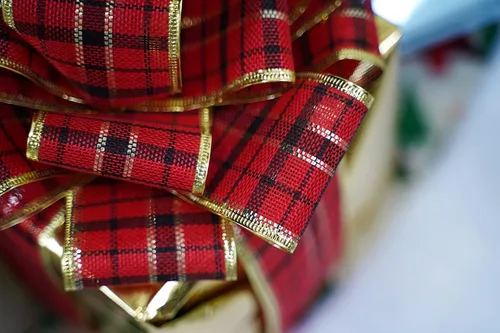 Vista 5 de MEEDEE - Cintas de Navidad a cuadros de 2.5 pulgadas, 6 rollos, 36 yardas con alambre para decoración de árbol de Navidad y guirnaldas