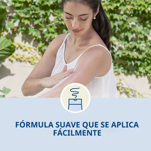 Vista 6 de Coppertone Pure and Simple Loción de protección solar mineral de óxido de zinc SPF 50, protector solar resistente al agua para piel sensible
