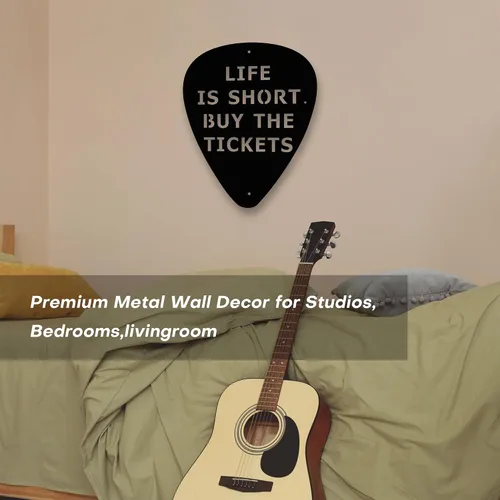 Vista 3 de Rajukit Arte de pared de púa de guitarra de metal, arte de pared único con inspirador Life is Short. Compra las entradas, arte de pared de metal