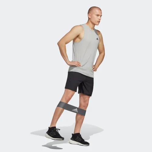 Vista 4 de adidas Camiseta sin mangas con logotipo de Training Essentials Feel Ready para hombre