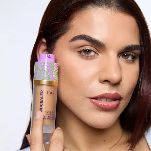 Vista 7 de tarte Babassu Foundcealer Base Dewy - Protector solar SPF 20 de amplio espectro, base y corrector en 1 con SPF, maquillaje vegano para el cuidado
