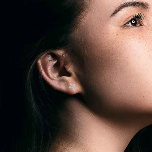 Vista 4 de Lindos aretes de mariposa con diseño de mariquita, unicornio, tortuga, ángel, flamenco, para niñas y mujeres, aretes hipoalergénicos de plata de ley