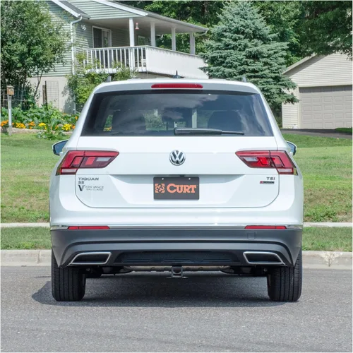 Vista 8 de CURT 13381 Enganche de remolque Clase 3, receptor de 2 pulgadas, Compatible con algunos modelos de Volkswagen Tiguan