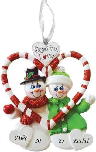 Vista 9 de Adorno de Navidad Personalizado para Parejas 2025 – Regalo Personalizado para Parejas, Recién Casados, Parejas Casadas y Comprometidas – Decoración