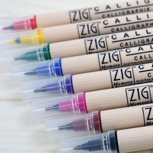 Vista 2 de 8 rotuladores Zig para caligrafía con sistema de memoria, multicolor